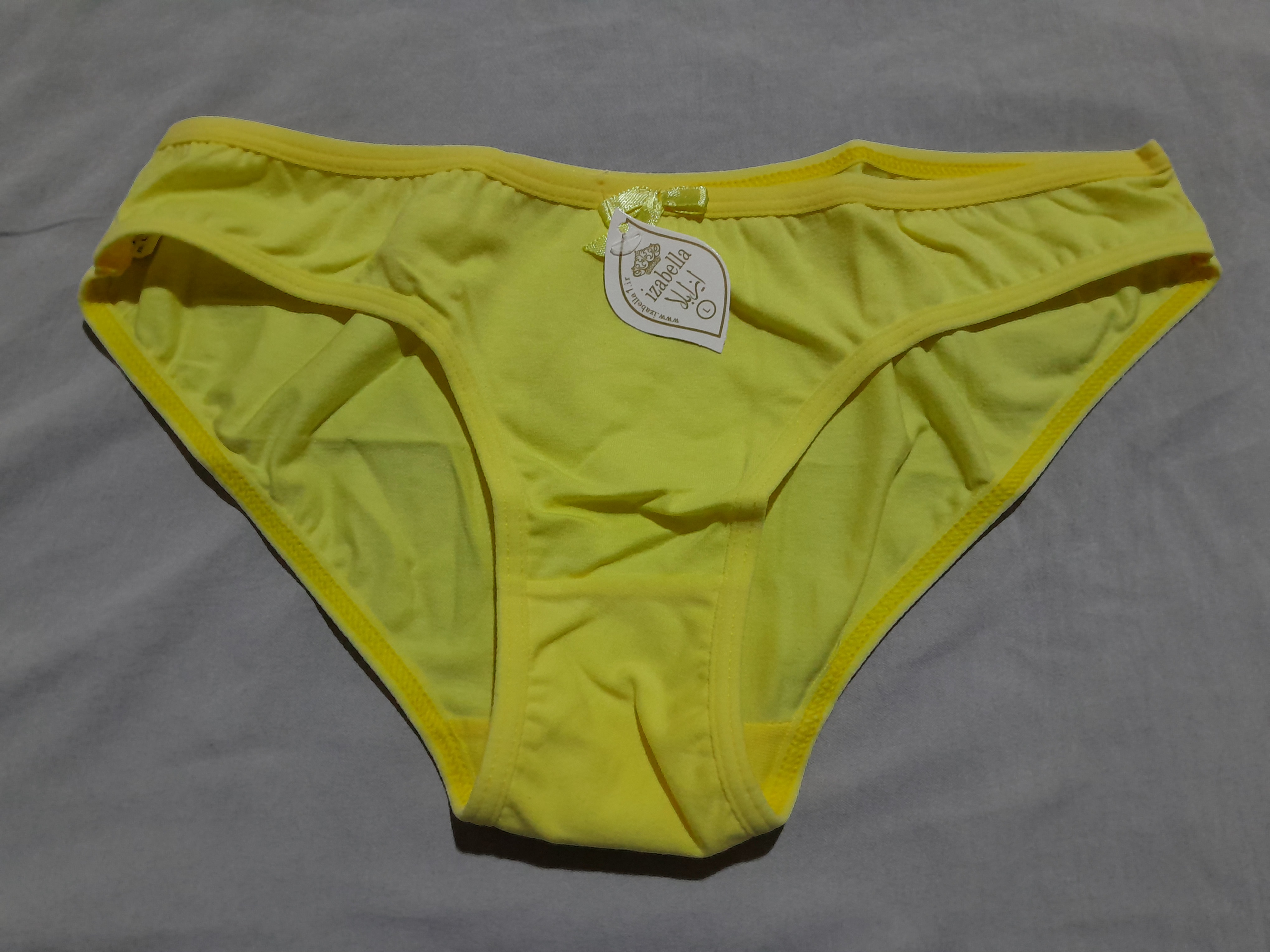شورت زنانه زرد رنگ برند ایزابلا ضد حساسیت نخ پنبه عمده